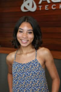 UrbanHillPhot Acumen#2 15